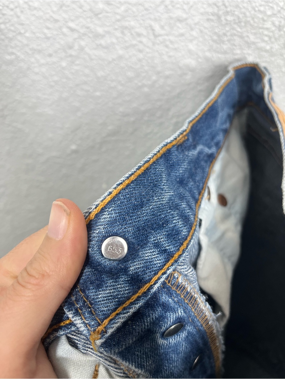 Vintage Levi’s Made in the USA 501xx Jeans - Picture 9 of 10